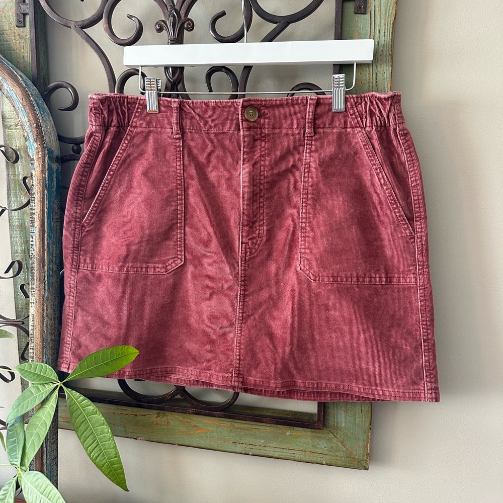 ☀️ AMERICAN EAGLE OUTFITTERS Super Stretch Corduroy Mini Skirt